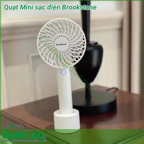 Quạt mini sạc điện Brookstone thiết kế nhỏ gọn, thuận tiện mang theo khi đi du lịch, dã ngoại, quạt có màu sắc trẻ trung phù hợp cho giới trẻ. 