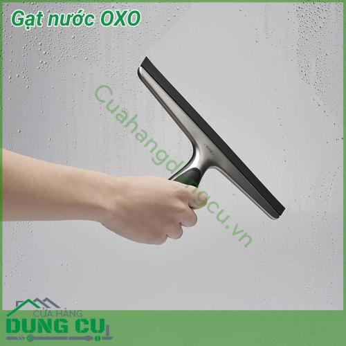 Cây gạt nước cầm tay OXO dụng cụ vô cùng thông minh, tiện lợi, vừa giúp bạn có thể lau chùi cửa kính một cách sạch sẽ, hiệu quả, triệt để hơn, vừa đảm bảo độ bền và có tuổi thọ sử dụng lâu dài