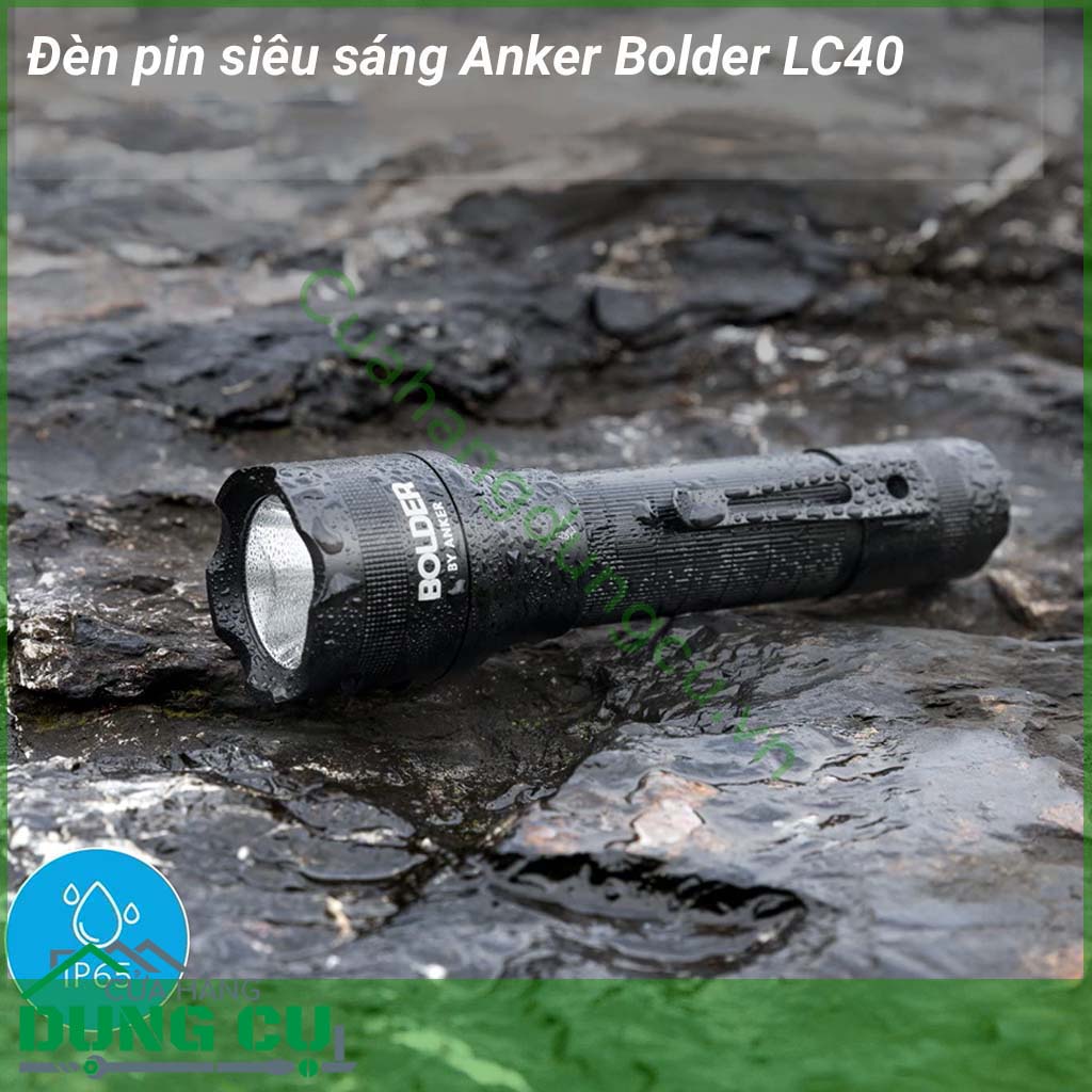 Đèn pin siêu sáng Anker Bolder LC40 dòng đèn pin cao cấp của hãng Anker với tiêu chuẩn chống nước IP65 và sạc bằng công USB rất tiện lợi sử dụng làm vật phòng thân hiệu quả, đi du lịch xa, đi đêm, nông dân đi ruộng,...cực tiện lợi.