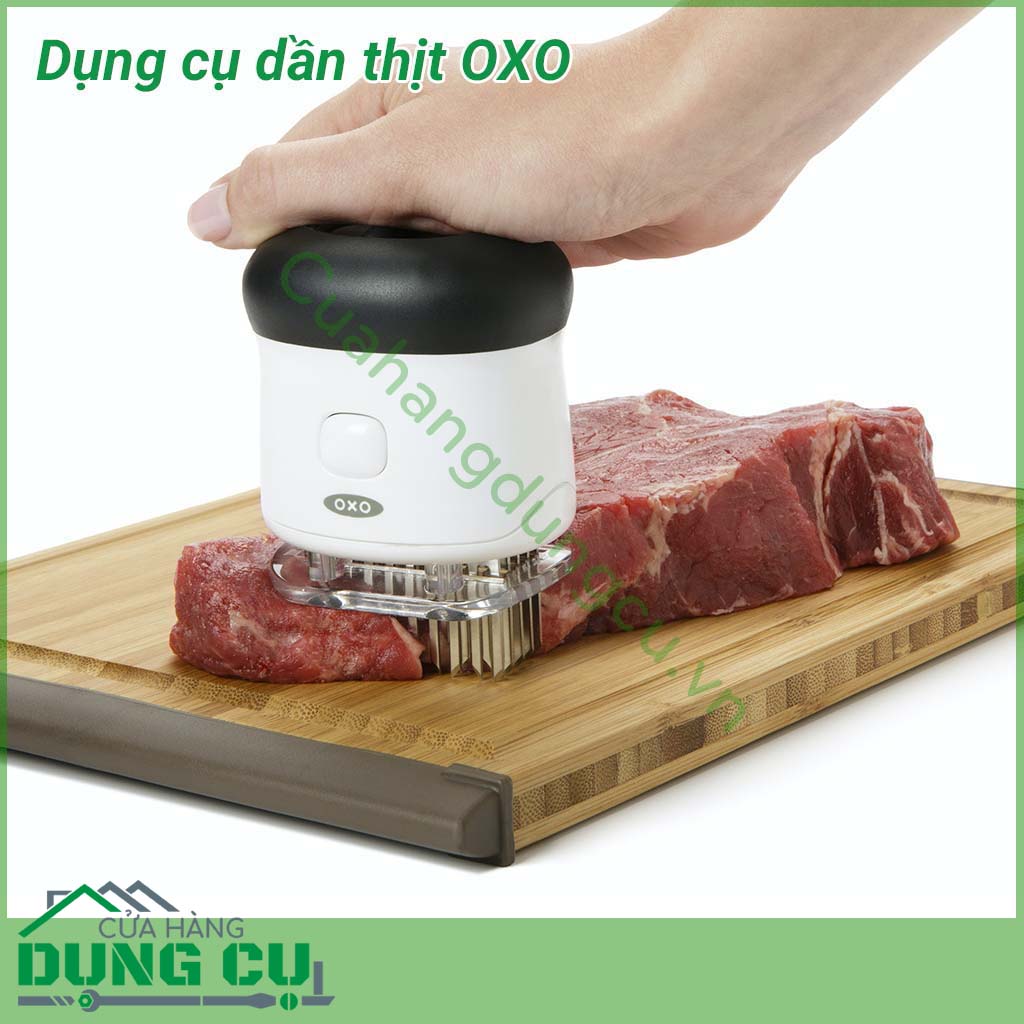 Dụng cụ dần thịt OXO dễ sử dụng với 50 lưỡi dao sắc bén để tạo ra các lỗ nhỏ, cải thiện hương vị và độ mềm của thịt, giảm thời gian nấu trong quá trình này.