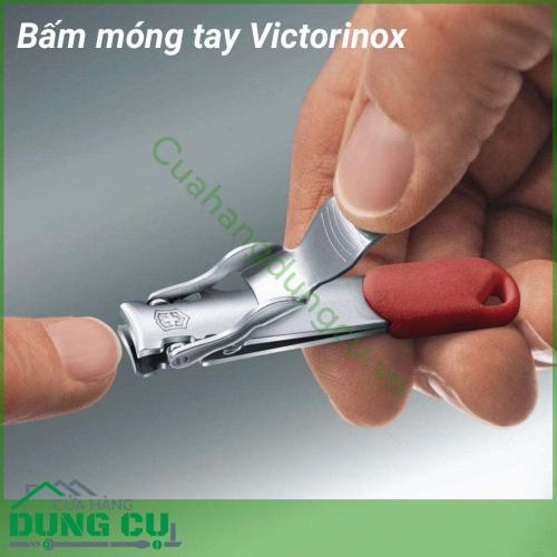 Bấm móng tay Victorinox một cái bấm móng tay rất xịn và đẹp. Sản phẩm có kích thước rất nhỏ gọn, vật liệu thép không gỉ, có lỗ để anh em có thể treo vào móc khoá, tiện đem theo sử dụng hằng ngày.