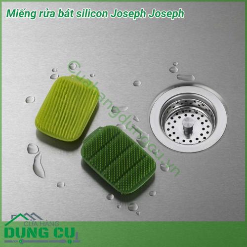 Miếng rửa bát silicon Joseph Joseph đánh bay những vết bẩn, cặn bám trên xoonng nồi một cách nhanh chóng và hiệu quả