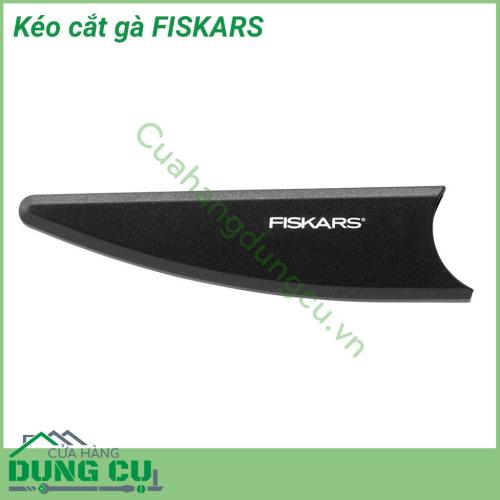 Kéo cắt gà FISKARS cắt xương gà nhẹ nhàng như cắt giấy. Không tốn nhiều sức lực. Tiết kiệm thời gian chặt gà. Thay vì mất hơn 30p thì nay chỉ còn 5p Miếng gà đều và đẹp hơn.