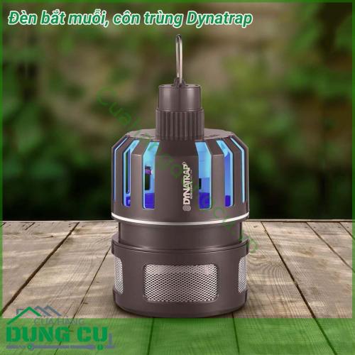 Đèn bắt muỗi, côn trùng Dynatrap sử dụng tia UV 365nm tạo ra ánh sáng ấm áp để thu hút muỗi, côn trùng về phía nó và quạt hút chân không hút côn trùng vào lồng giữ nơi chúng mất nước và chết