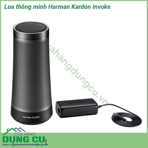 Loa thông minh Harman Kardon Invoke có thiết kế hình trụ tròn. Âm thanh tỏa đều 360 độ. Phía trên đỉnh là bộ phận cảm ứng, dùng để giao tiếp bằng giọng nói. Với thiết kế này, bạn sẽ dễ dàng giao tiếp với trợ lý ảo ở mọi vị trí, rất thuận tiện