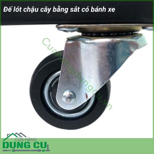 Đế lót bằng sắt có bánh xe di chuyển được làm bằng sắt kẽm bền đẹp và rất vững chắc, không lo rỉ sét, có thể chịu được trọng lượng lên đến 80kg - 100kg. Ngoài ra đế còn được trang bị 4 bánh xe xoay 360 độ dễ dàng di chuyển.