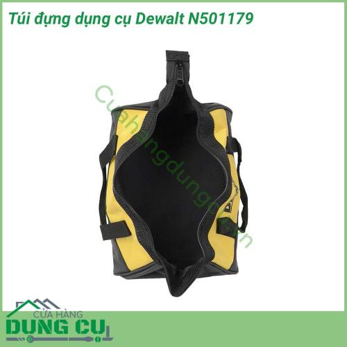 Túi đựng đồ nghề Dewalt N501179 thiết kế 1 ngăn lớn giúp bạn thoải mái đựng đồ nghề trong đó. Túi đựng chống nước mưa, có dây đeo tăng giảm chiều dài khi đeo, chất liệu vải chắc chắn có thể chịu tải trọng.