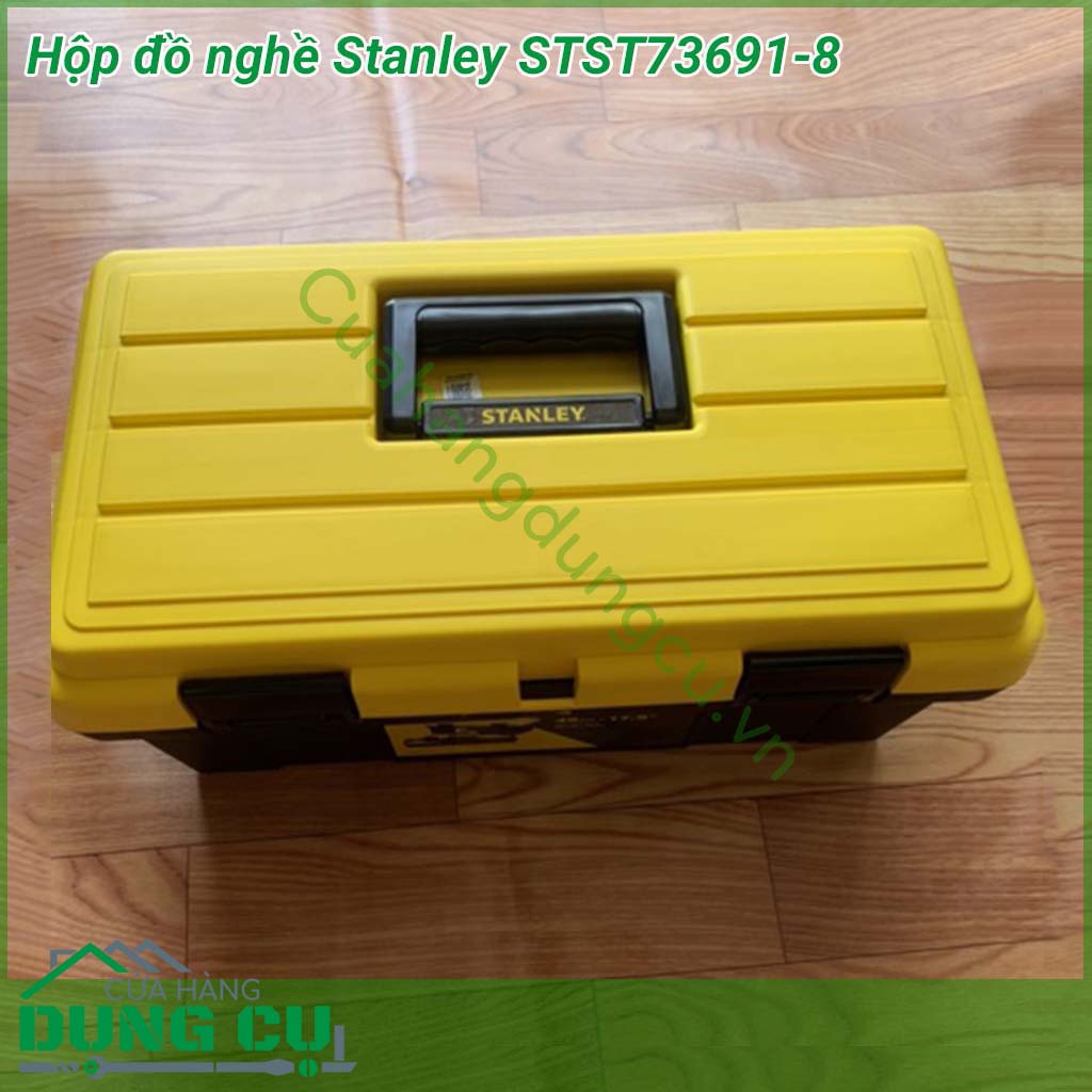 Hộp đồ nghề đa năng Stanley STST73691-8 làm từ chất liệu nhựa cao cấp, theo tiêu chuẩn của châu Âu nên đảm bảo độ bền và chịu lực tốt, cho thời gian sử dụng lâu dài. Ngoài ra, chất liệu này còn tạo cho chiếc hộp có trọng lượng nhẹ, dễ di chuyển.