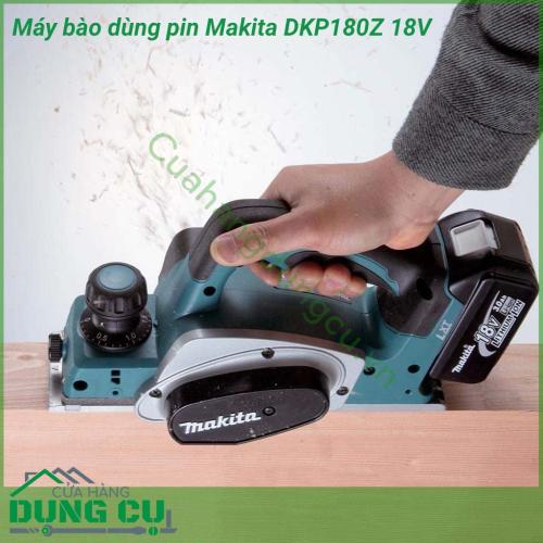 Máy bào dùng pin Makita DKP180Z được thiết kế từ chất liệu cao cấp, cho động cơ bền bỉ cùng khả năng hoạt động ổn định. Vỏ ngoài của máy được làm từ nhựa tổng hợp cho khả năng chống chịu va đập tốt. Thiết kế kiểu dáng nhỏ gọn, tay cầm chống trơn trượt.