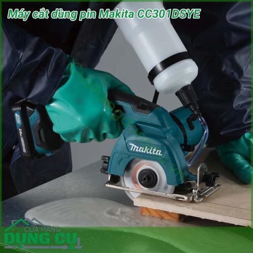 Máy cắt đa năng dùng pin Makita CC301DSYE với kích thước nhỏ gọn và thiết kế hiện đại. Sở hữu lưỡi cắt kim cương và bình nước có dung tích 0,5 lít hỗ trợ cho quá trình cắt vật liệu vừa nhanh lại đảm bảo bụi bẩn.