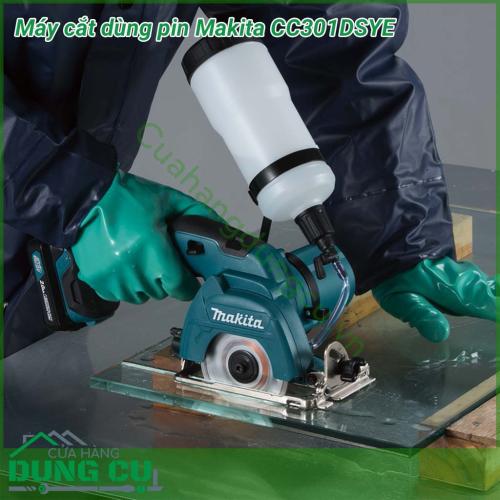 Máy cắt đa năng dùng pin Makita CC301DSYE với kích thước nhỏ gọn và thiết kế hiện đại. Sở hữu lưỡi cắt kim cương và bình nước có dung tích 0,5 lít hỗ trợ cho quá trình cắt vật liệu vừa nhanh lại đảm bảo bụi bẩn.