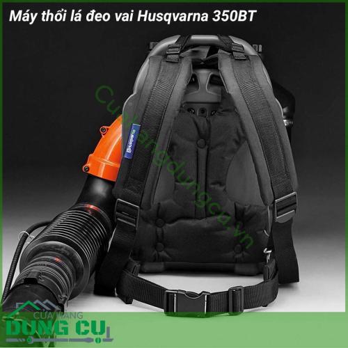 Máy thổi lá đeo vai Husqvarna 350BT với kích thước nhỏ gọn dễ dàng thao tác, công suất lớn, máy hoạt động êm ái. Vỏ ngoài bằng chất liệu cao cấp, tay cầm có độ nhám cao giúp chống trượt, quai đeo chắc chắn, thoải mái sử dụng.