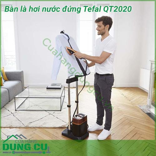 Bàn là hơi nước đứng Tefal QT2020 với thiết kế thẳng đứng sang ngang tiện dụng kết hợp với đầu bàn là siêu nhẹ Được thiết kế kiểu dáng hiện đại với màu sắc đen huyền bí kết hợp vàng đồng vô cùng sang trọng, thích hợp cho không gian gia đình bạn.