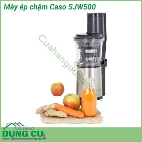 Máy ép chậm Caso SJW500 với thiết kế rất đẹp và siêu gọn. Với miệng to ép miếng lớn lại tích hợp 3 lõi lọc, giữ lại đến 90% vitamin và dưỡng chất của trái cây hoa quả, cho bạn 1 ly nước giải khát mang đầy dưỡng chất tốt cho sức khỏe