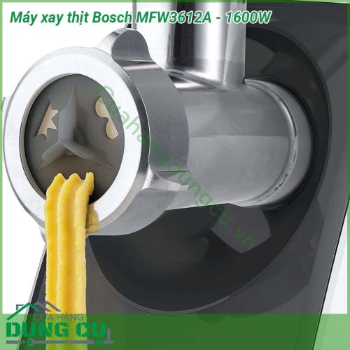 Máy xay thịt Bosch MFW3612A-1600W thiết kế nhỏ gọn, tinh tế, máy có công suất cực đại lên đến 1600W. Động cơ mạnh mẽ, có thể xay được 60-70kg thịt/giờ, phù hợp với cả hàng, quán ăn, đơn vị sản xuất giò chả…