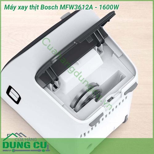 Máy xay thịt Bosch MFW3612A-1600W thiết kế nhỏ gọn, tinh tế, máy có công suất cực đại lên đến 1600W. Động cơ mạnh mẽ, có thể xay được 60-70kg thịt/giờ, phù hợp với cả hàng, quán ăn, đơn vị sản xuất giò chả…