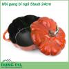 Nồi gang bí ngô Staub 24cm cao cấp thiết kế độc đáo và lạ mắt với hình bí ngô có xinh không cơ chứ, size 24cm nhỏ xinh nấu kho quẹt, đựng canh súp hợp lý luôn. Vừa là nồi vừa là âu nho nhỏ. 