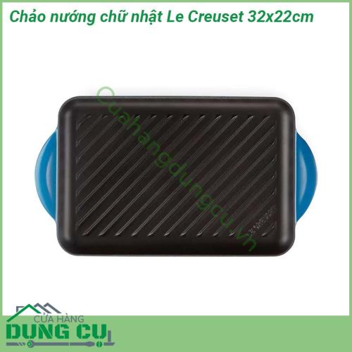 Chảo nướng chữ nhật LeCreuset 32x22cm được làm bằng gang cao cấp và phủ một lớp men chất lượng Chính đặc điểm này giúp chảo bắt nhiệt nhanh dẫn nhiệt tốt tỏa nhiệt đều giữ nhiệt lâu làm cho các món nướng nhanh chín và nóng lâu hơn