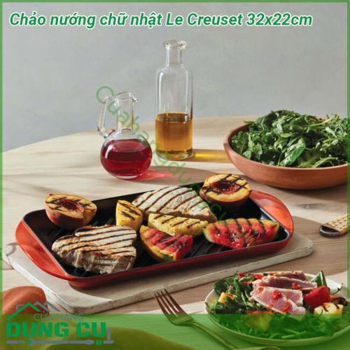 Chảo nướng chữ nhật LeCreuset 32x22cm được làm bằng gang cao cấp và phủ một lớp men chất lượng Chính đặc điểm này giúp chảo bắt nhiệt nhanh dẫn nhiệt tốt tỏa nhiệt đều giữ nhiệt lâu làm cho các món nướng nhanh chín và nóng lâu hơn