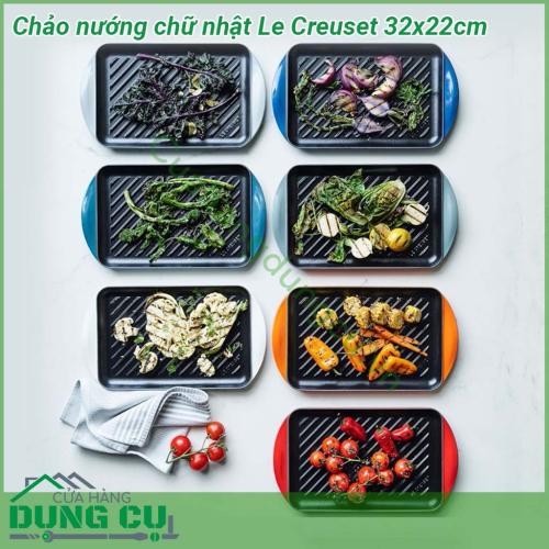 Chảo nướng chữ nhật LeCreuset 32x22cm được làm bằng gang cao cấp và phủ một lớp men chất lượng Chính đặc điểm này giúp chảo bắt nhiệt nhanh dẫn nhiệt tốt tỏa nhiệt đều giữ nhiệt lâu làm cho các món nướng nhanh chín và nóng lâu hơn