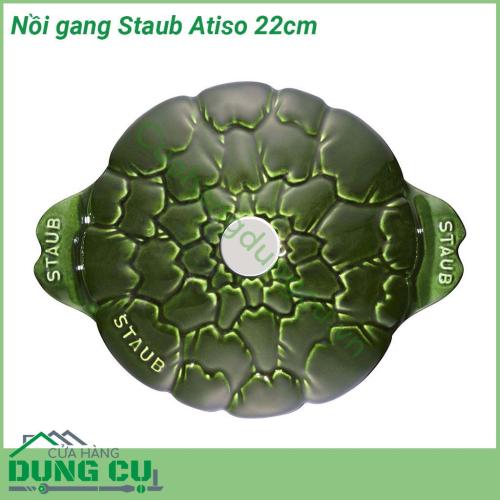 Nồi gang Staub Atiso đường kính 22cm nổi bật với thiết kế hình hình Atiso màu xanh giúp cho sản phẩm vô cùng bắt mắt Để hạn chế tình trạng trầy xước trong quá trình sử dụng sản phẩm nồi gang được phủ một lớp men phù hợp với các món ninh hầm nướng