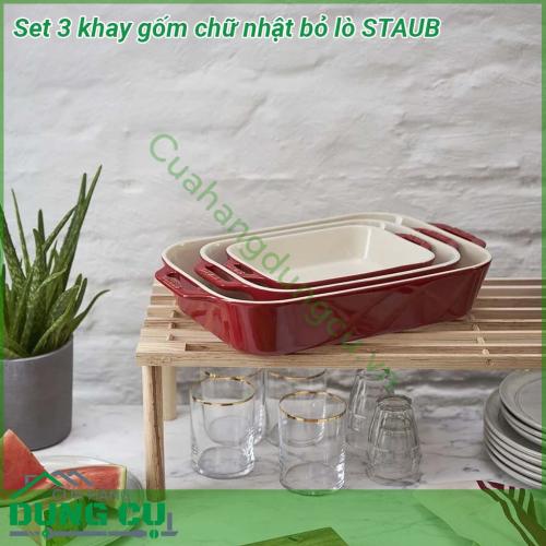 Set 3 khay gốm chữ nhật bỏ lò Staub được làm từ gốm chất lượng cao với ba kích cỡ tiện lợi  Màu sắc nổi bật của nó cũng sẽ tạo thêm điểm nhấn tươi sáng cho căn bếp và bàn ăn của bạn khi bày biện món ăn​​​​​​​