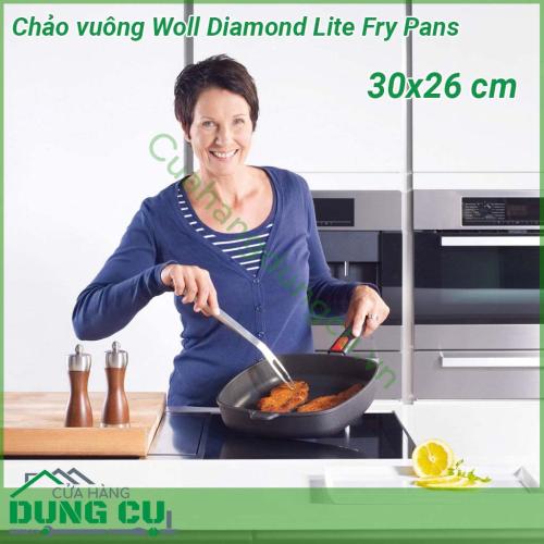 Chảo vuông Woll Diamond Lite Fry Pans 30x26 cm được cấu tạo 5 lớp cho phép phân phối nhiệt hiệu quả công nghệ chống dính kim cương bảo vệ khỏi trầy xước và ăn mòn Tay cầm có thể tháo rời để sử dụng an toàn trong lò nướng lên đến 250 độ