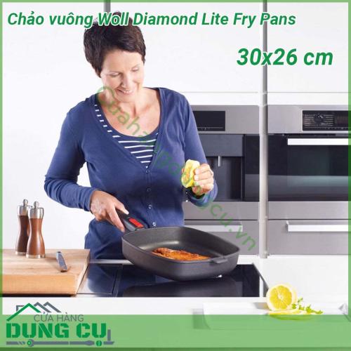 Chảo vuông Woll Diamond Lite Fry Pans 30x26 cm được cấu tạo 5 lớp cho phép phân phối nhiệt hiệu quả công nghệ chống dính kim cương bảo vệ khỏi trầy xước và ăn mòn Tay cầm có thể tháo rời để sử dụng an toàn trong lò nướng lên đến 250 độ