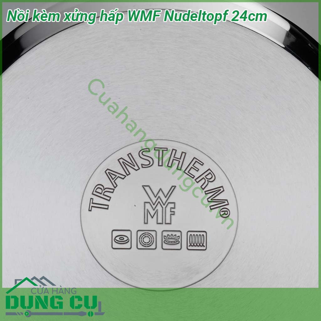 Nồi kèm xửng hấp WMF Nudeltopf 24cm được làm bằng thép không gỉ trông rất sang trọng và sáng bóng Nắp nồi được làm bằng thủy tinh chịu nhiệt tốt Đáy nồi có lớp kim loại đặc biệt hấp thụ nhiệt nhanh chóng