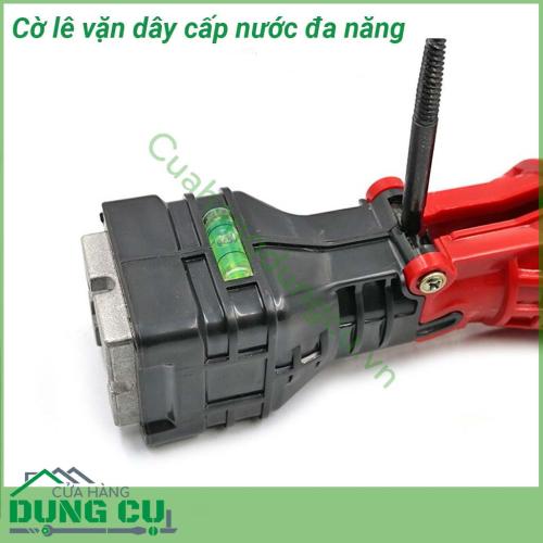 Cờ lê vặn dây cấp nước đa năng được làm từ nhựa tổng hợp và hợp kim kẽm để không gỉ trong khi sử dụng sửa chữa nước Tuýp vặn có thiết kế thông minh giúp bạn vặn dây cấp nước kẻ cả vị trí khó Tích hợp sẵn nivo hạt thủy cân bằng Nhỏ gọn dễ dàng sử dụng