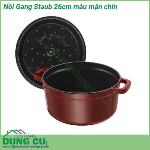 Nồi gang cao cấp Staub 26cm màu mận chín độ bền rất cao có thể sử dụng trong nhiều năm liền Với khả năng giữ nhiệt phân bố nhiệt tốt giúp lưu giữ trọn vẹn hương vị chất dinh dưỡng của món ăn đảm bảo sức khỏe cho cả gia đình