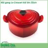 Nồi gang Le Creuset trái tim 20cm sản xuất từ chất liệu chính là gang độ bền cao  an toàn tuyệt đối cho người dùng  Thiết kế độc đáo hình trái tim với máu sắc đỏ bắt mắt Tay cầm chắc chắn và lòng nồi tráng men chống trầy xước