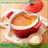 Nồi gang Le Creuset trái tim 20cm sản xuất từ chất liệu chính là gang độ bền cao  an toàn tuyệt đối cho người dùng  Thiết kế độc đáo hình trái tim với máu sắc đỏ bắt mắt Tay cầm chắc chắn và lòng nồi tráng men chống trầy xước