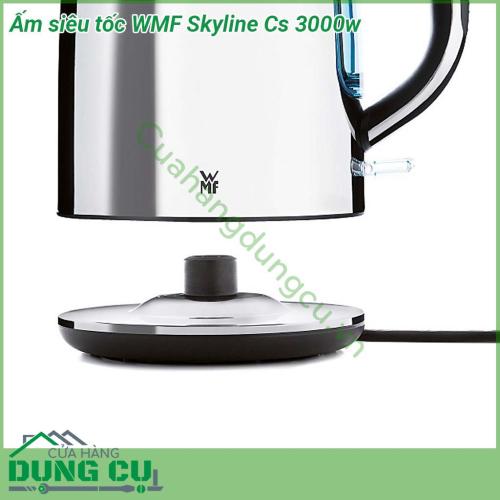 Ấm siêu tốc WMF Skyline Cs 3000w được làm từ chất liệu inox cao cấp Cromagan chống xước sáng bóng Dung tích 1 6l phần tay cầm được làm chắc chắn  chống nhiệt tốt Nắp ấm được thiết kế tiện lợi có thể mở bằng một tay thông qua nút nhấn