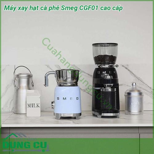 Máy xay hạt cà phê Smeg CGF01 cao cấp thiết kế nhỏ gọn  thân máy bằng nhôm đúc và cối xay bằng thép không gỉ hình nón cho phép xay đồng nhất giữ nguyên hương vị cà phê thơm ngon mà không làm thay đổi hương vị  