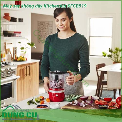 Máy xay thực phẩm không dây KitchenAid KFCB519 có thiết kế sang trọng thể hiện đẳng cấp với màu sắc tươi sáng sẽ làm nổi bật bất kỳ gian bếp nào của bất kỳ gia đình nào  Lưỡi dao được làm bằng thép không gỉ sắc bén bảo đảm cho kết quả xay hoàn hảo