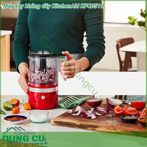 Máy xay thực phẩm không dây KitchenAid KFCB519 có thiết kế sang trọng thể hiện đẳng cấp với màu sắc tươi sáng sẽ làm nổi bật bất kỳ gian bếp nào của bất kỳ gia đình nào  Lưỡi dao được làm bằng thép không gỉ sắc bén bảo đảm cho kết quả xay hoàn hảo