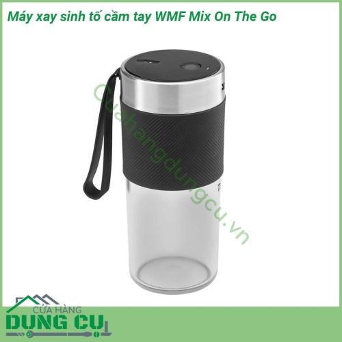 Máy xay sinh tố mini cầm tay WMF Mix On The Go được thiết kế nhỏ gọn cùng công suất mạnh mẽ Hộp được làm từ chất liệu nhựa cao cấp không hề chứa BPA an toàn và thân thiện với sức khoẻ người tiêu dùng