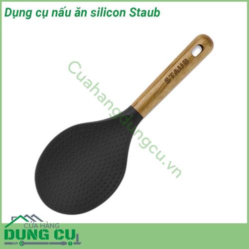 Dụng cụ nấu ăn silicon Staub được thiết kế dày dặn chất lượng  an toàn với bề mặt chống dính  Tay cầm được làm từ gỗ Acacia có lỗ để dễ dàng treo trong nhà bếp