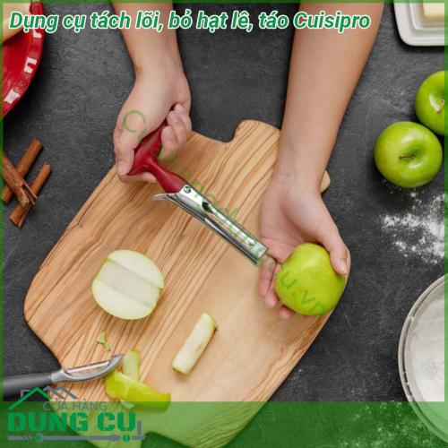 Dụng cụ tách lõi bỏ hạt lê táo Cuisipro nhỏ gọn với lõi đường kính lớn và răng cưa dài sắc bén sẽ hoạt động hiệu quả trên những quả táo to và dai Tay cầm công thái học dễ dàng xoắn hoặc đẩy lõi qua quả táo