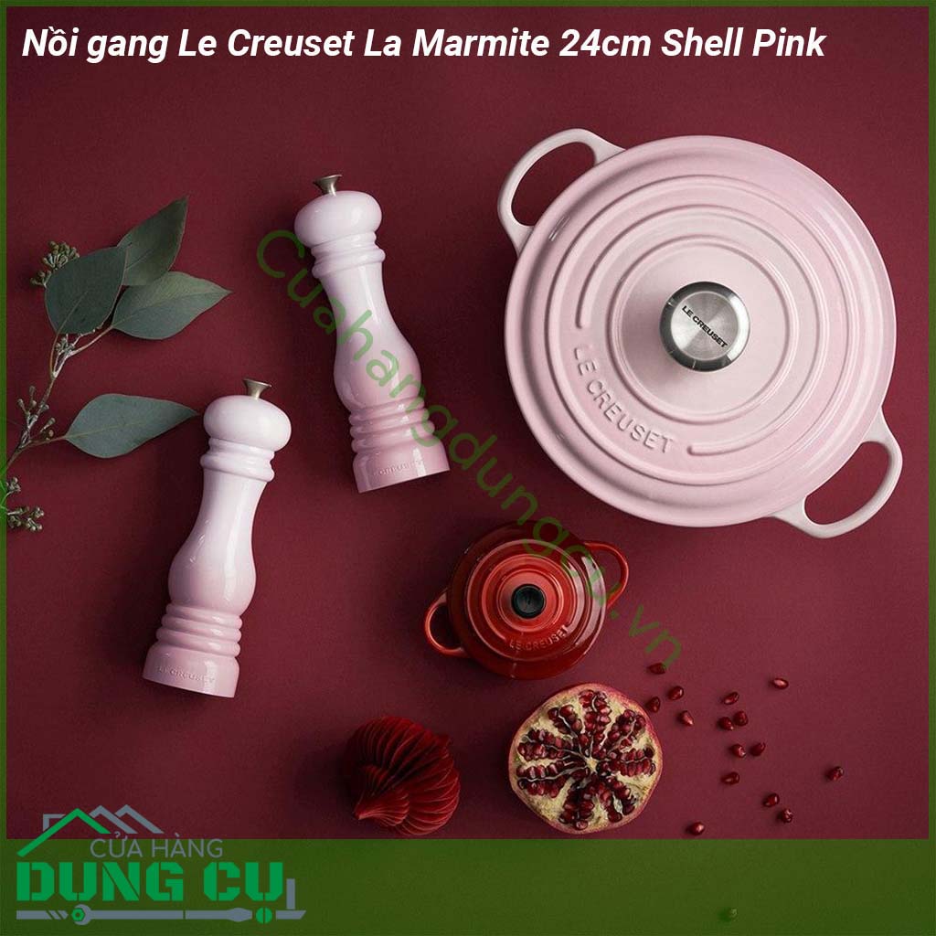 Nồi gang Le Creuset La Marmite 24cm Shell Pink được sản xuất hoàn toàn từ các vật liệu chất lượng cao kết hợp với lớp tráng men cao cấp  Phong cách thiết kế kết hợp giữa hiện đại và truyền thống nhưng vẫn đảm bảo được sự tiện lợi trong quá trình sử dụng