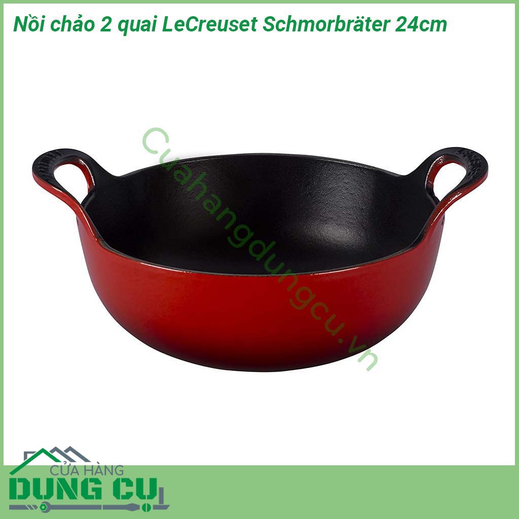 Nồi chảo 2 quai LeCreuset Schmorbrater 24cm được sản xuất từ các vật liệu chất lượng cao cấp  Mặt trong được tráng một lớp men cao cấp chống trầy xước cao  Với 2 tay cầm được đúc đối xứng đầy phong cách để nâng hạ dễ dàng và an toàn