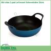 Nồi chảo 2 quai LeCreuset Schmorbrater 24cm được sản xuất từ các vật liệu chất lượng cao cấp  Mặt trong được tráng một lớp men cao cấp chống trầy xước cao  Với 2 tay cầm được đúc đối xứng đầy phong cách để nâng hạ dễ dàng và an toàn