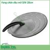 Vung chắn dầu mỡ Silit 28cm được làm bằng thép không gỉ với các lỗ thông hơi ngăn chặn sự ngưng đọng của hơi nước Vung nhẹ cầm không bị nặng tay đảm bảo an toàn tuyệt đối khi tiếp xúc đồ ăn ở nhiệt độ cao và không bị oxi hóa khi tiếp xúc hóa chất