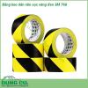 Băng keo dán nền sọc vàng đen 3M 766 được làm từ lớp màng vinyl với keo cao su thường được sử dụng để dán kẻ vạch phân làn phân đường  Dính chắc trên nhiều loại bề mặt khác nhau