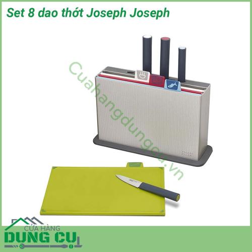 Bộ thớt kèm dao 8 món Joseph Joseph sử dụng chất liệu nhựa bền bỉ và dẻo dai hạn chế tình trạng bị biến dạng Kiểu dáng hiện đại với bề mặt thớt mịn rộng dễ dàng cắt thực phẩm rau củ quả  Lưỡi dao bằng thép không gỉ sắt bén cho vết cắt đẹp và chính xác