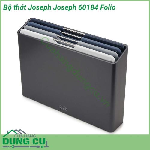 Bộ thớt Joseph Joseph 60184 Folio gồm 4 thớt với 4 mầu được làm từ nhựa không chứa BPA an toàn khi sử dụng Bộ thớt Joseph còn có thiết kế chân chống trượt Bề mặt cắt dễ làm sạch thân thiện với dao