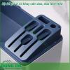 Kệ để gia vị có khay cắm dao đũa GEV-H02 chế tạo bằng inox 304 có độ chắc khỏe cao bên ngoài được sơn phủ lớp sơn tĩnh điện đen giúp chống thấm nước chống oxi hóa gia tăng độ bền cho kệ tránh khỏi bị han rỉ cũng như tăng thêm tính thẩm mỹ cho sản phẩm