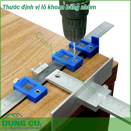 Thước định vị lỗ khoan bằng nhôm làm bằng nhôm và nhựa cứng ABS có độ bền cao khả năng chống ăn mòn và oxi hóa hoàn hảo  Số và vạch trên thước chuẩn nét rõ ràng có số đo theo cả hệ mét và hệ inch rất linh hoạt