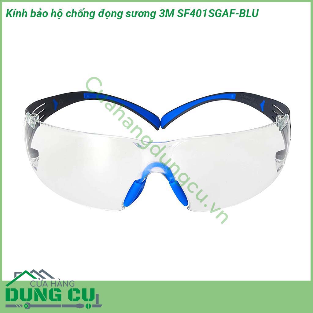 Kính bảo hộ chống đọng sương 3M SF401SGAF-BLU tròng trong với thiết kế ôm sát khuôn mặt bảo vệ toàn bộ vùng mắt  Phần đệm mũi và phần đệm gọng mềm mại mang lại sự thoải mái tối ưu cho người sử dụng